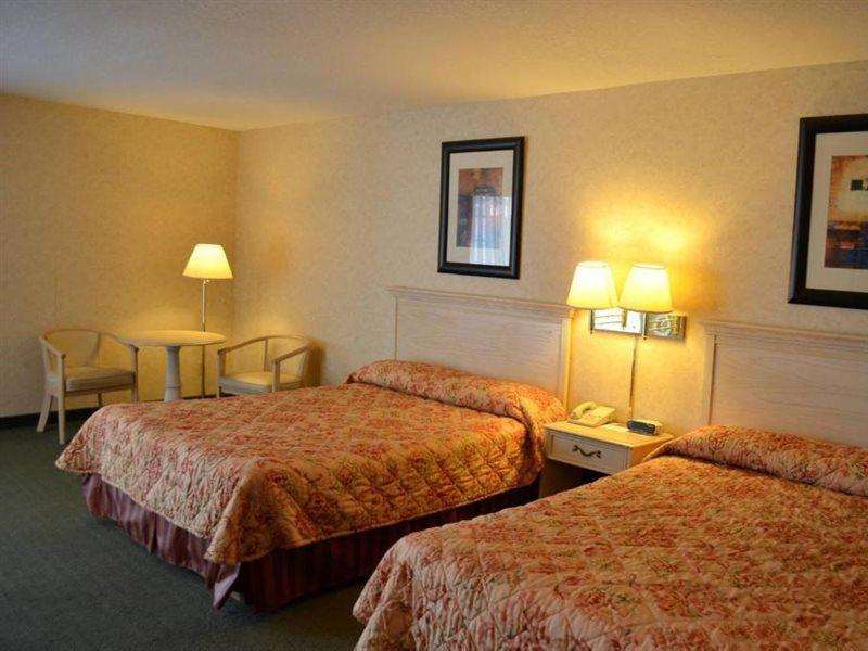 Court Plaza Inn & Suites Of Mackinaw Mackinaw City Buitenkant foto