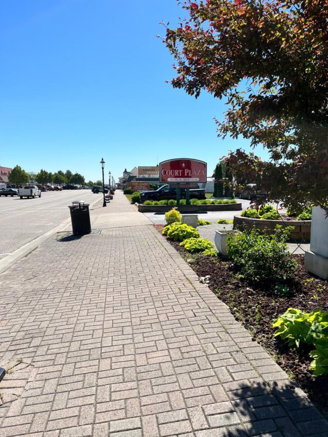 Court Plaza Inn & Suites Of Mackinaw Mackinaw City Buitenkant foto