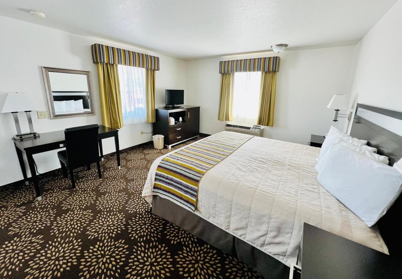 Court Plaza Inn & Suites Of Mackinaw Mackinaw City Buitenkant foto