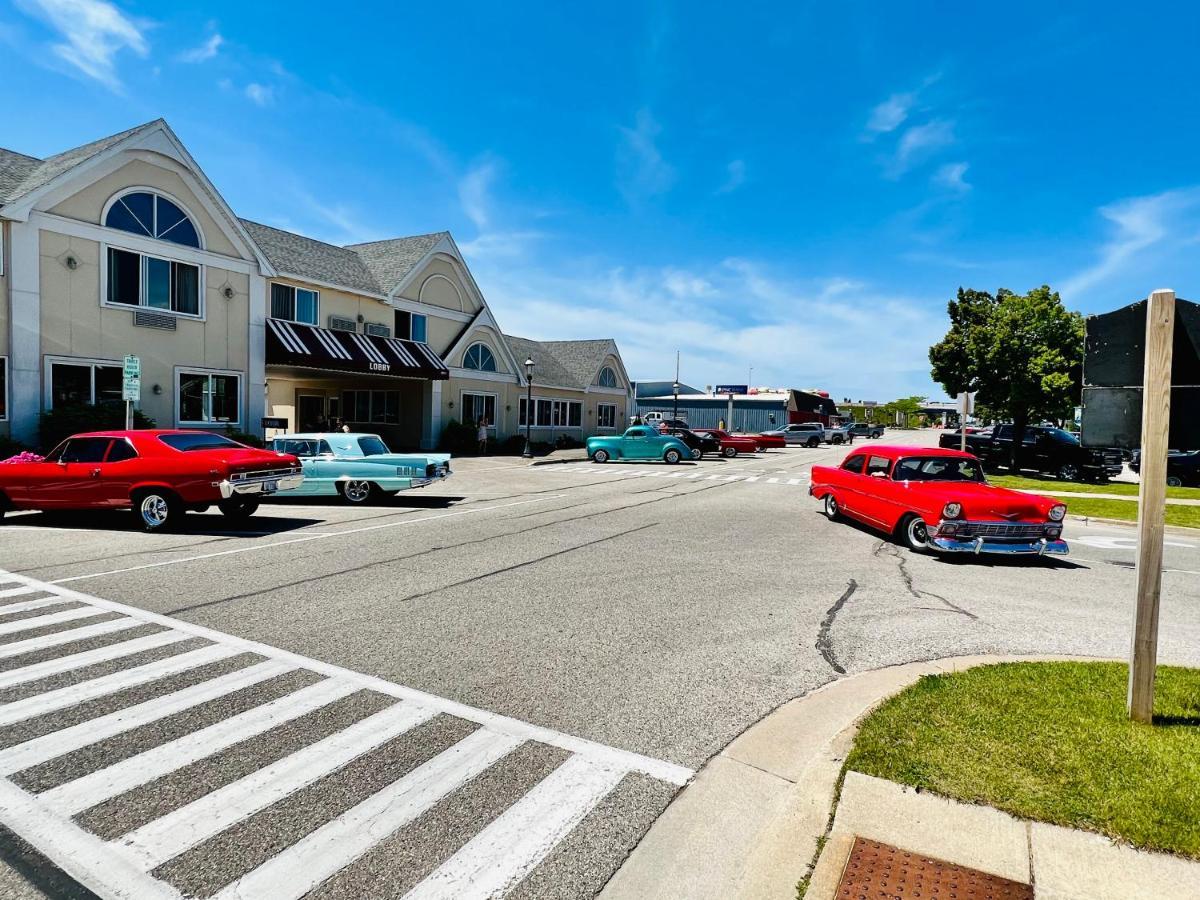 Court Plaza Inn & Suites Of Mackinaw Mackinaw City Buitenkant foto