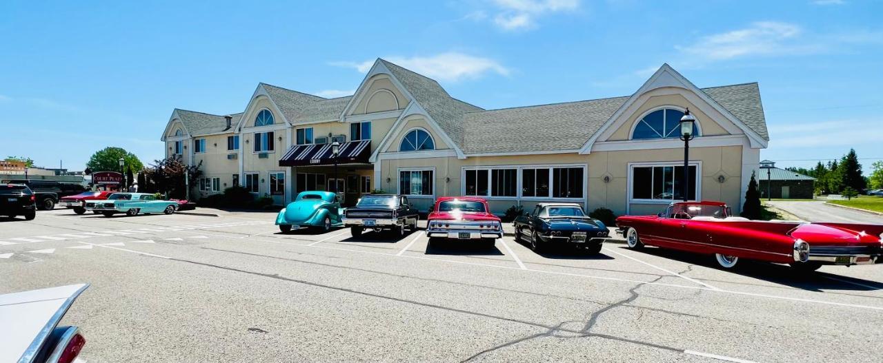 Court Plaza Inn & Suites Of Mackinaw Mackinaw City Buitenkant foto