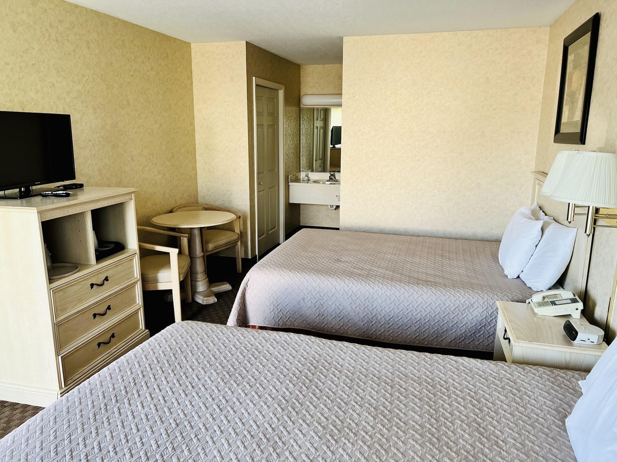 Court Plaza Inn & Suites Of Mackinaw Mackinaw City Buitenkant foto