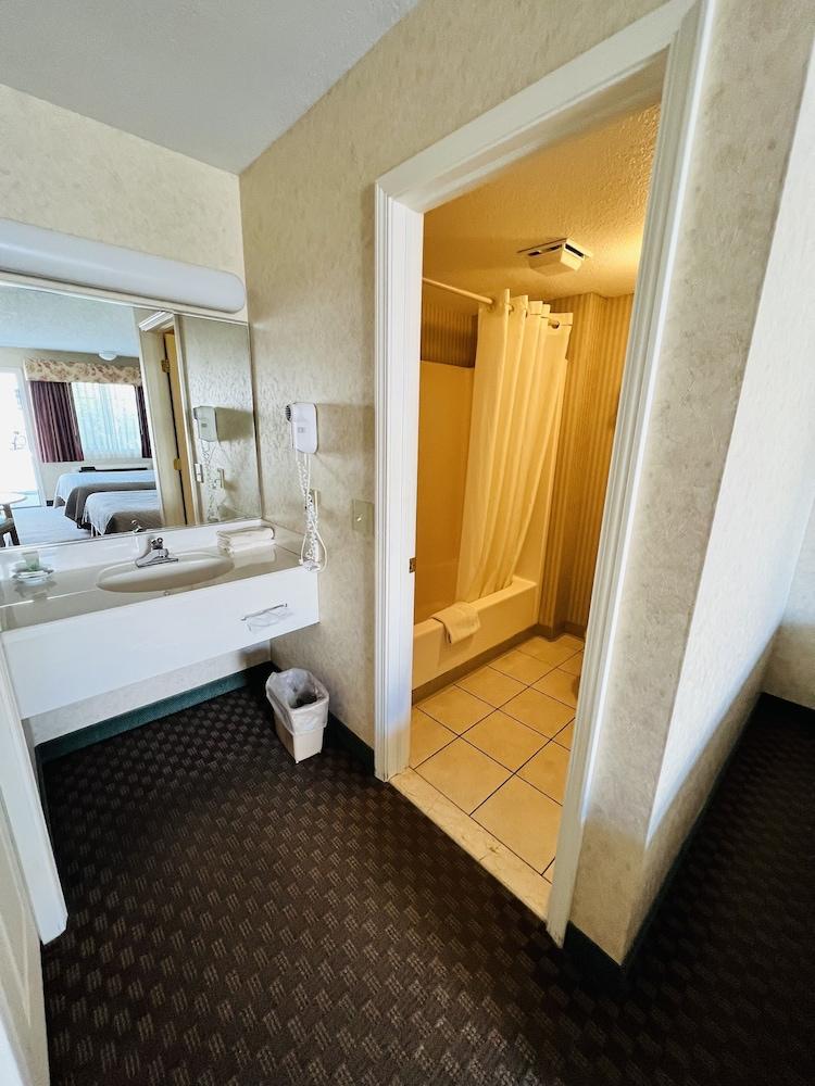 Court Plaza Inn & Suites Of Mackinaw Mackinaw City Buitenkant foto
