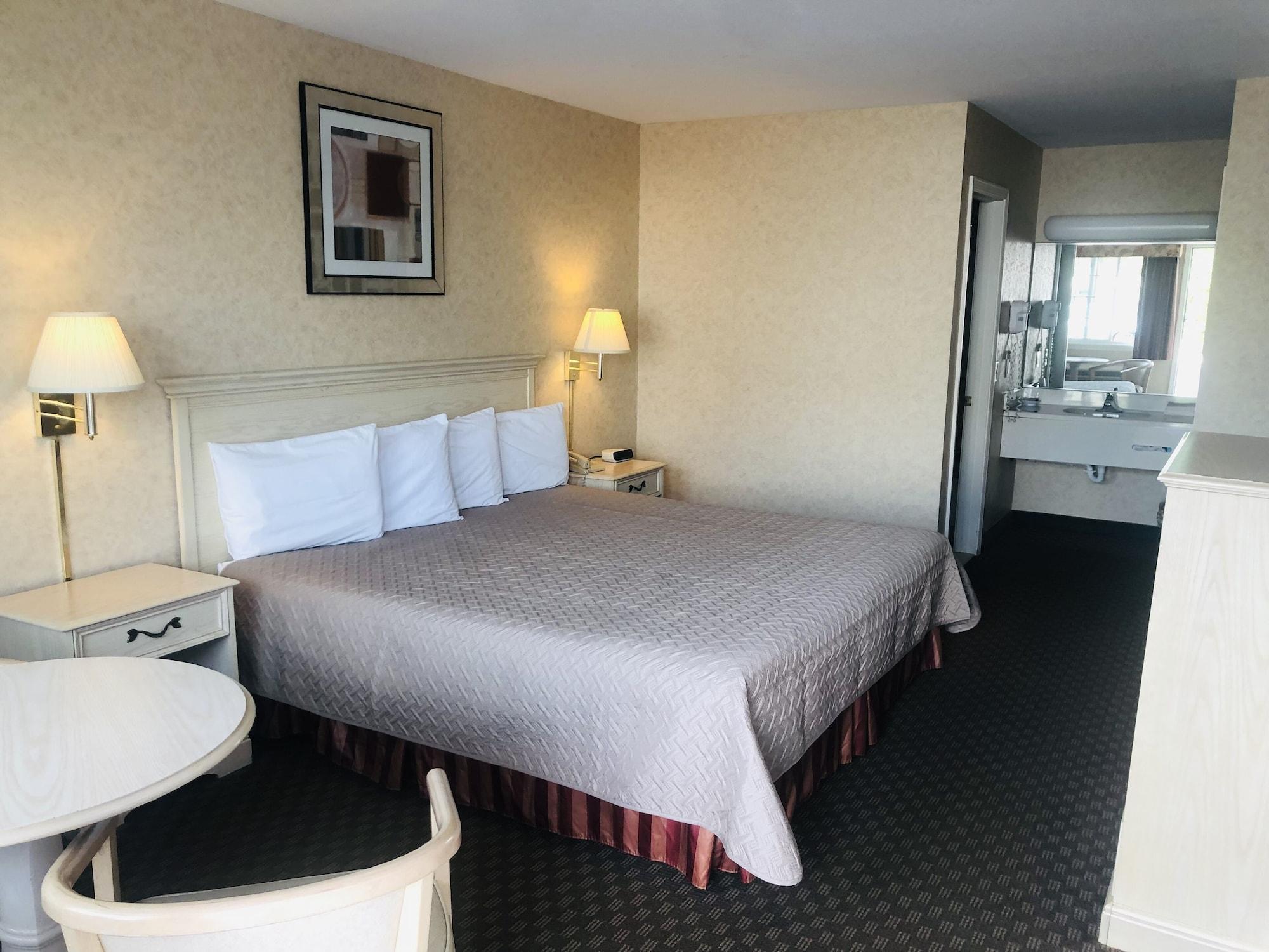 Court Plaza Inn & Suites Of Mackinaw Mackinaw City Buitenkant foto