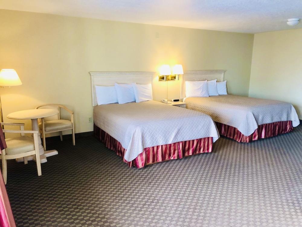 Court Plaza Inn & Suites Of Mackinaw Mackinaw City Buitenkant foto