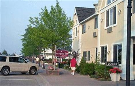 Court Plaza Inn & Suites Of Mackinaw Mackinaw City Buitenkant foto