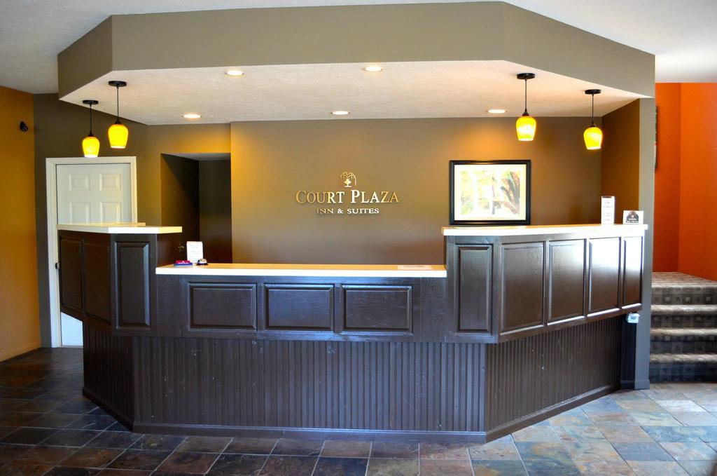 Court Plaza Inn & Suites Of Mackinaw Mackinaw City Buitenkant foto