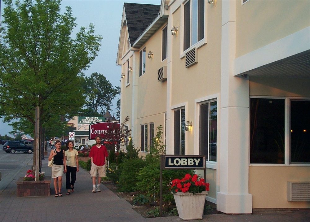 Court Plaza Inn & Suites Of Mackinaw Mackinaw City Buitenkant foto